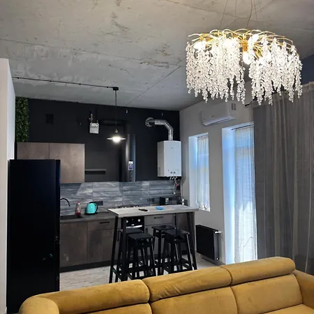 Апартаменти Klybnui Dom Chelsea